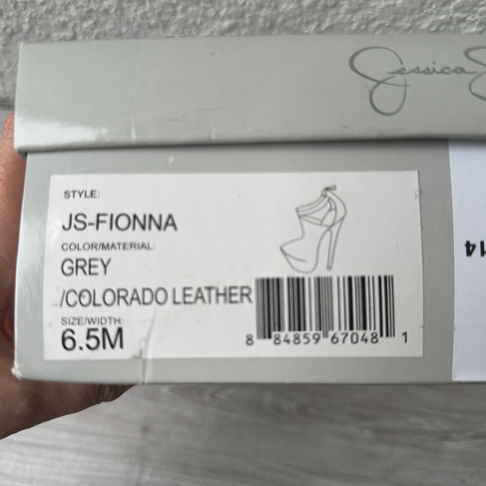 Jessica Simpson JS-Fionna Grey Leather Cutout Booties Heels Size 6.5M - Picture 12 of 14